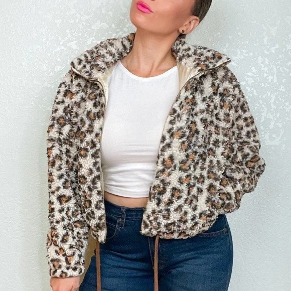 Cropped Leopard Print Faux Fur Jackets & Coats